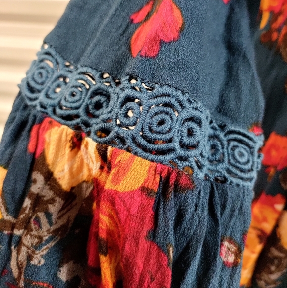 Blu Pepper | Floral Longline Tunic Blouse Top Size Small /Navy - Picture 6 of 16